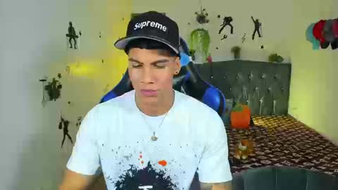 Snapshot of damian_latinxxx chatting on 09-19-25, 04:36 Damian online show from 09-19-25, 04:36