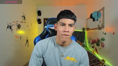 Snapshot of damian_latinxxx chatting on 10-01-25, 05:46 Damian online show from 10-01-25, 05:46