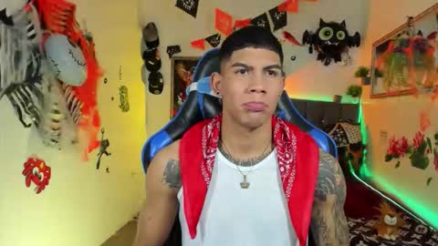 Snapshot of damian_latinxxx chatting on 10-24-25, 03:14 Damian online show from 10-24-25, 03:14