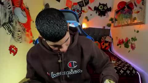 Snapshot of damian_latinxxx chatting on 10-25-25, 03:14 Damian online show from 10-25-25, 03:14