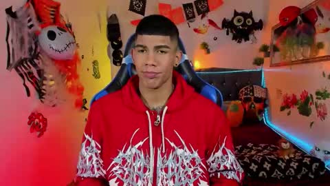 Snapshot of damian_latinxxx chatting on 10-29-25, 03:20 Damian online show from 10-29-25, 03:20