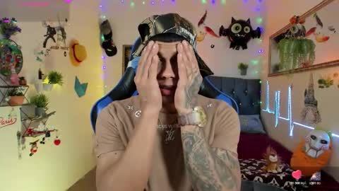 Snapshot of damian_latinxxx chatting on 11-09-25, 03:16 Damian online show from 11-09-25, 03:16