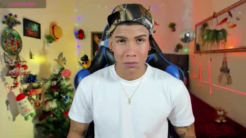 Snapshot of damian_latinxxx chatting on 11-27-25, 02:57 Damian online show from 11-27-25, 02:57