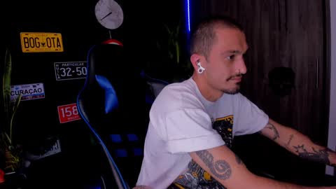 Snapshot of damiancox chatting on 01-07-25, 07:17 Daamiancox online show from 01-07-25, 07:17