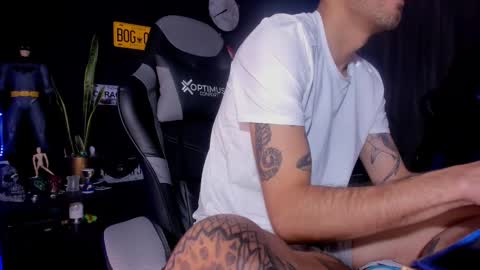 Snapshot of damiancox chatting on 03-07-25, 07:27 Daamiancox online show from 03-07-25, 07:27