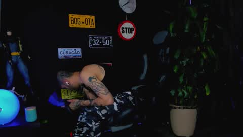 Snapshot of damiancox chatting on 10-17-25, 07:05 Daamiancox online show from 10-17-25, 07:05