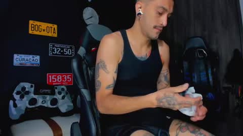 Snapshot of damiancox chatting on 11-24-25, 10:53 Daamiancox online show from 11-24-25, 10:53