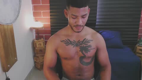 instagram damiannreed. online show from 02-17-25, 07:10