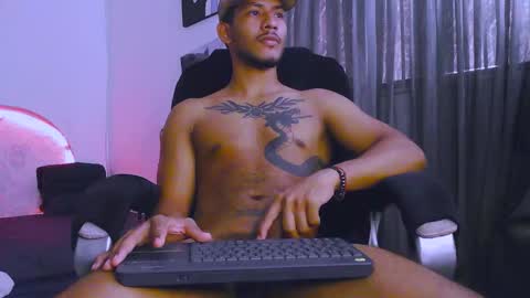 instagram damiannreed. online show from 03-10-26, 06:24