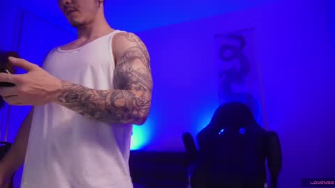 Snapshot of damianow chatting on 12-04-24, 01:03 insta damn8 -------- online show from 12-04-24, 01:03