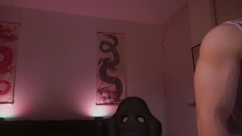 Snapshot of damianow chatting on 12-12-24, 12:16 insta damn8 -------- online show from 12-12-24, 12:16