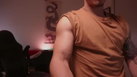 Snapshot of damianow chatting on 12-18-24, 12:32 insta damn8 -------- online show from 12-18-24, 12:32