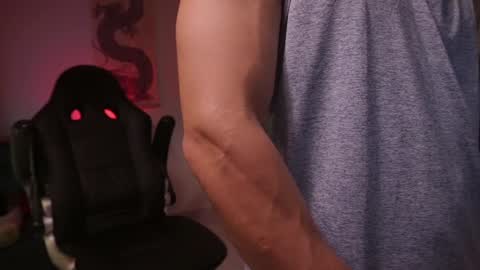 Snapshot of damianow chatting on 12-21-24, 12:31 insta damn8 -------- online show from 12-21-24, 12:31