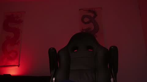 Snapshot of damianow chatting on 12-22-24, 04:06 insta damn8 -------- online show from 12-22-24, 04:06