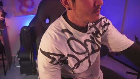 Snapshot of damianow chatting on 01-05-25, 12:52 insta damn8 -------- online show from 01-05-25, 12:52