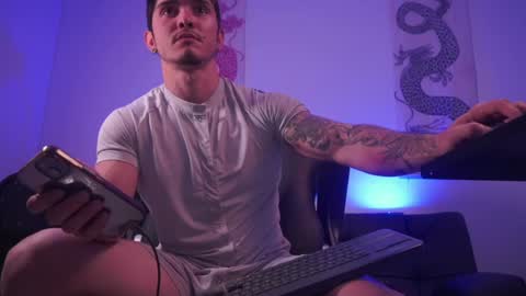 Snapshot of damianow chatting on 01-21-25, 11:55 insta damn8 -------- online show from 01-21-25, 11:55