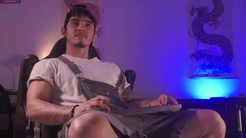 Snapshot of damianow chatting on 02-16-25, 12:52 insta damn8 -------- online show from 02-16-25, 12:52