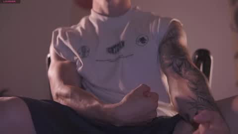 Snapshot of damianow chatting on 02-25-25, 11:44 insta damn8 -------- online show from 02-25-25, 11:44