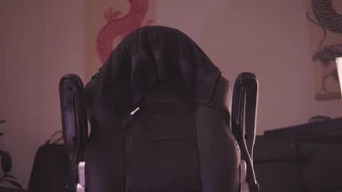 Snapshot of damianow chatting on 03-12-25, 12:53 insta damn8 -------- online show from 03-12-25, 12:53