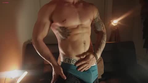 Snapshot of damianow chatting on 09-20-25, 12:55 insta damn8 -------- online show from 09-20-25, 12:55