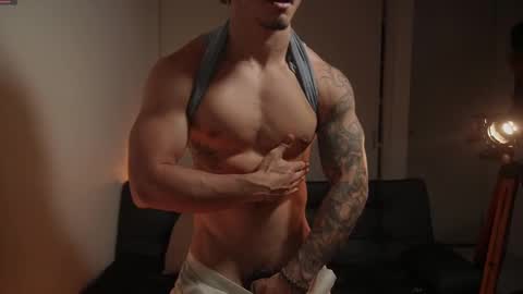 Snapshot of damianow chatting on 09-25-25, 11:30 insta damn8 -------- online show from 09-25-25, 11:30