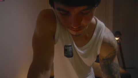 Snapshot of damianow chatting on 10-05-25, 01:37 insta damn8 -------- online show from 10-05-25, 01:37