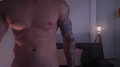 Snapshot of damianow chatting on 10-27-25, 03:16 insta damn8 -------- online show from 10-27-25, 03:16