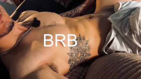 Snapshot of damianow chatting on 10-29-25, 01:19 insta damn8 -------- online show from 10-29-25, 01:19