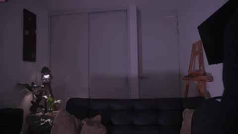 Snapshot of damianow chatting on 11-30-25, 12:14 insta damn8 -------- online show from 11-30-25, 12:14