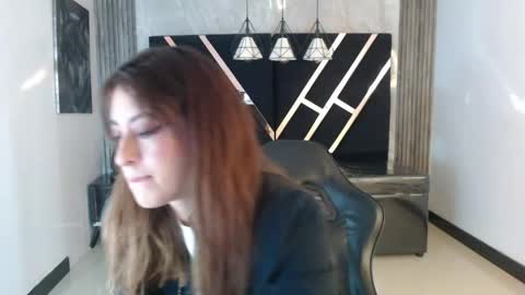 Damia online show from 05-17-26, 01:18