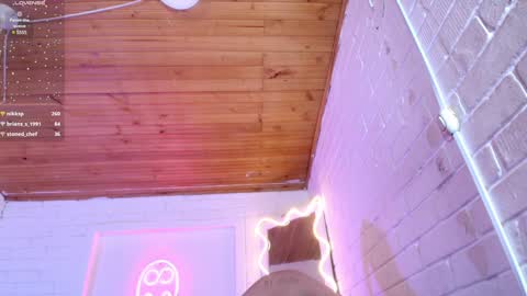 Snapshot of damii_tay chatting on 01-23-25, 10:01 Damii online show from 01-23-25, 10:01