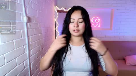 Snapshot of damii_tay chatting on 02-08-25, 09:35 Damii online show from 02-08-25, 09:35