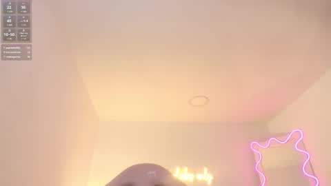 Snapshot of damii_tay chatting on 02-23-25, 09:55 Damii online show from 02-23-25, 09:55