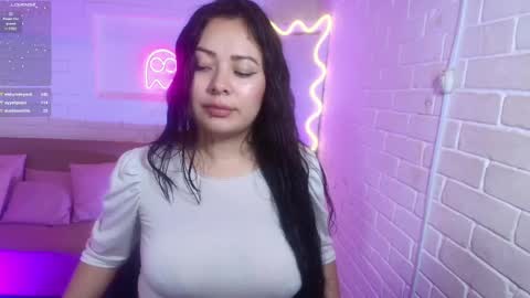 Snapshot of damii_tay chatting on 03-01-25, 02:02 Damii online show from 03-01-25, 02:02