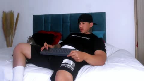 INSTAGRAM  DAMMIANMILLEROFICIAL online show from 11-12-25, 03:29