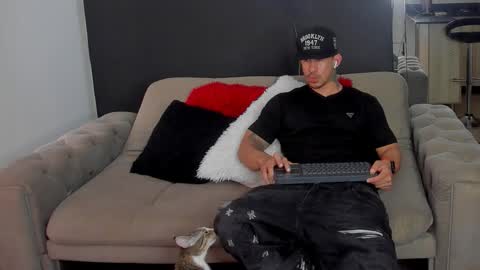 INSTAGRAM  DAMMIANMILLEROFICIAL online show from 02-01-26, 05:00