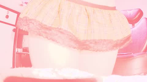 Snapshot of dammmtry chatting on 09-29-25, 12:10 Sophie online show from 09-29-25, 12:10