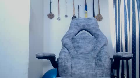 dammuscle online show from 09-17-25, 03:57