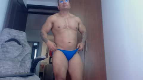 Snapshot of dammuscle chatting on 05-09-26, 04:34 dammuscle online show from 05-09-26, 04:34