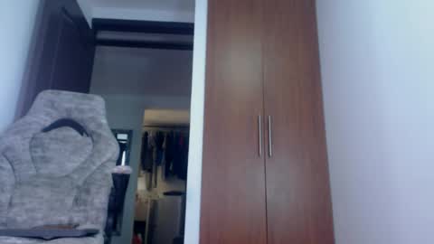 Snapshot of dammuscle chatting on 05-12-26, 04:04 dammuscle online show from 05-12-26, 04:04