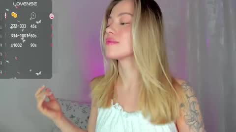 Snapshot of damn_cutie chatting on 02-19-25, 09:25  Tiana  online show from 02-19-25, 09:25