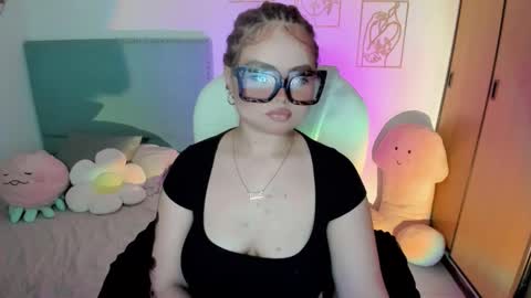 Snapshot of damn_that_booty chatting on 11-02-25, 02:14 Criss online show from 11-02-25, 02:14