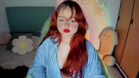 Snapshot of damn_that_booty chatting on 11-09-25, 01:15 Criss online show from 11-09-25, 01:15