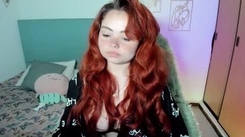 Snapshot of damn_that_booty chatting on 11-19-25, 09:42 Criss online show from 11-19-25, 09:42