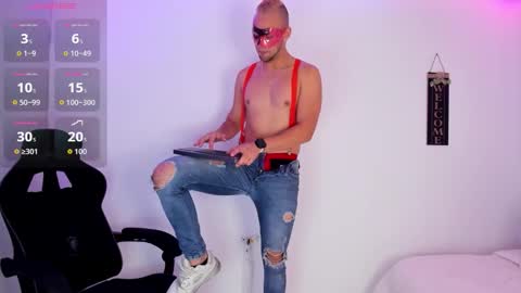 Snapshot of damon_baker0 chatting on 10-18-25, 03:24 Damon bakert online show from 10-18-25, 03:24