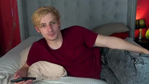 Snapshot of damonlux chatting on 07-13-26, 01:03 Damon online show from 07-13-26, 01:03