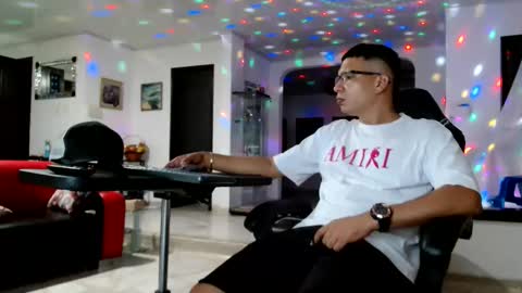 damyan_2003 online show from 06-05-26, 03:02