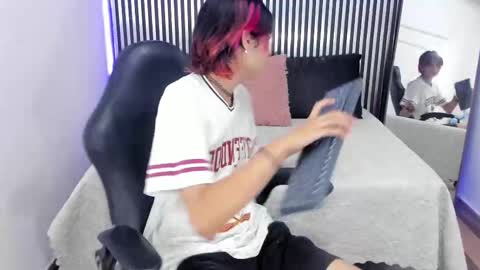 D A N online show from 09-12-25, 02:06