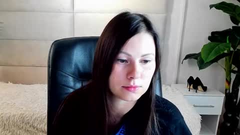 Dana Dom online show from 10-19-25, 02:12