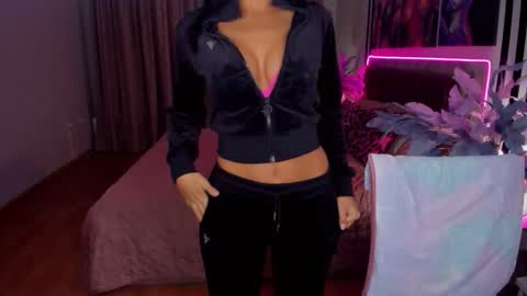 DanaMiers online show from 11-08-25, 05:18